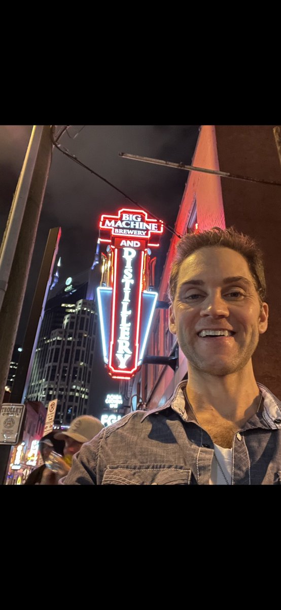 DouglasRiley302's tweet photo. Join us tonight, Friday, June 10th at Big Machine Brewery in Downtown Nashville from 6-10pm for live music😁🇺🇸🎸 #douglasriley #douglasrileymusic #nashville #singersongwriter #countrymusic #livemusic #cmafest #bigmachinerecords #bigmachinevodka #downtownnashville https://t.co/kb2PS1GE3J