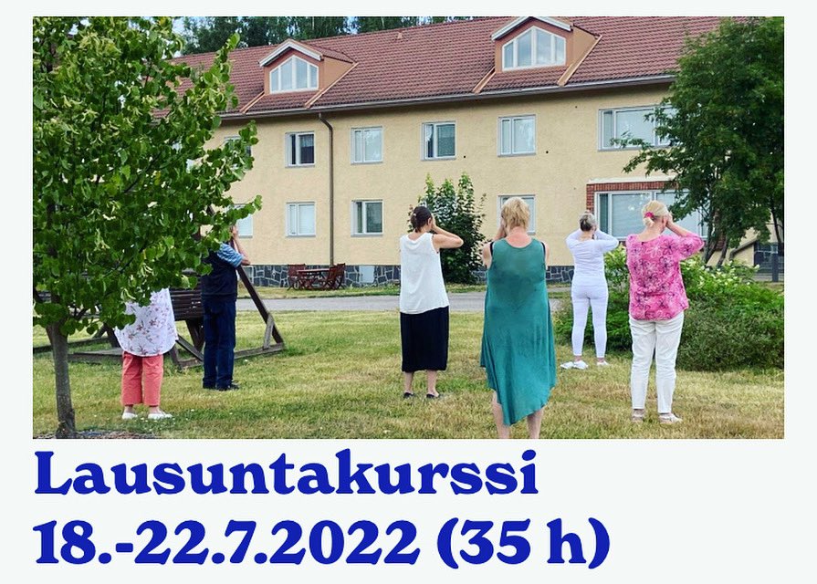 Suomen Lausujain Liiton kesäkurssi yhteistyössä Joutsenon Opiston kanssa. Opettajat ja työpajojen aiheet:
Jukka Heiskanen: Runon ohjaaminen
Mirjami Heikkinen: Keholliset
muodonmuutokset
Milla Hilke: Esiintyjän kuvittelukyky
Emilia Pokkinen: Läsnäolon taito
joutsenonopisto.fi/taidekesa/