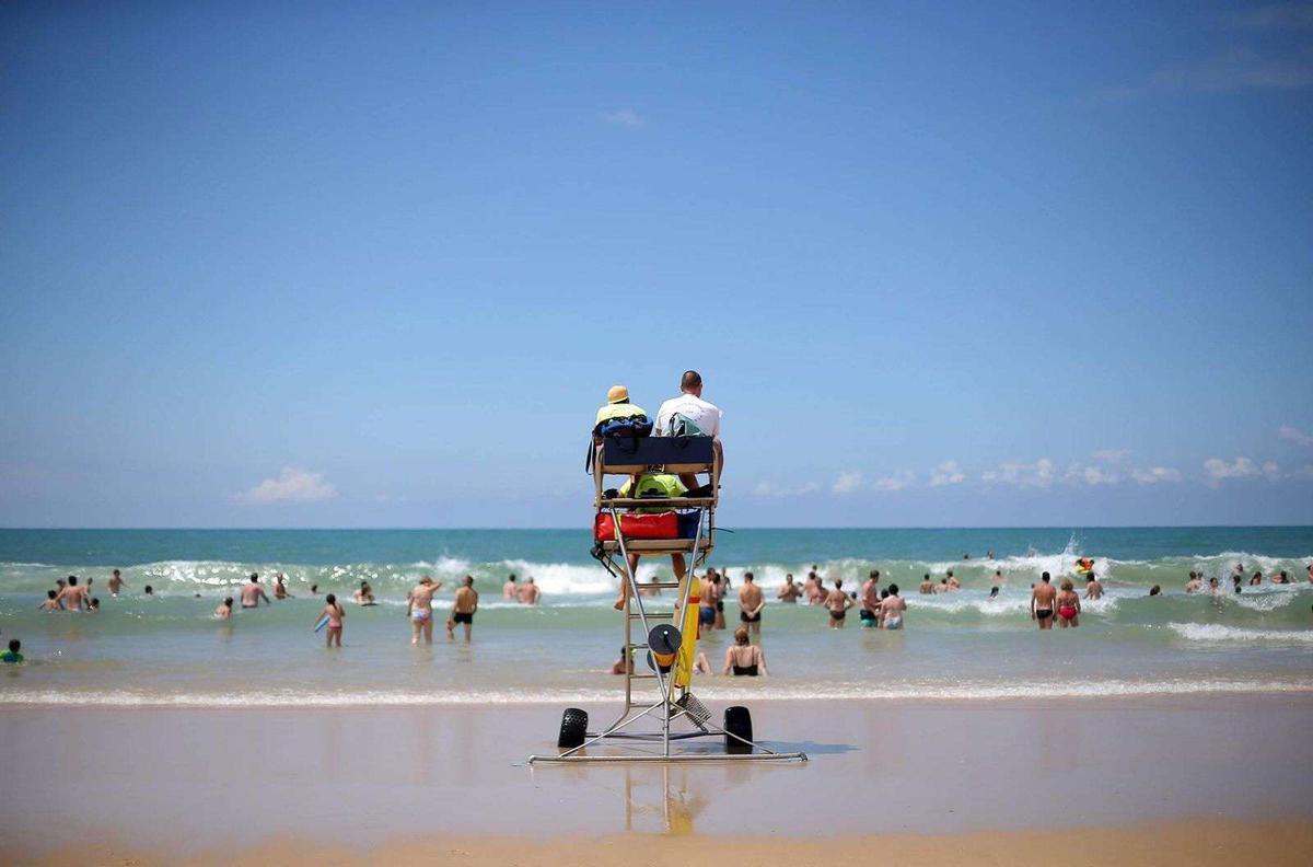⚠️ Attention : la baignade est déconseillée ce samedi 11 juin sur les plages du littoral aquitain sudouest.fr/environnement/…