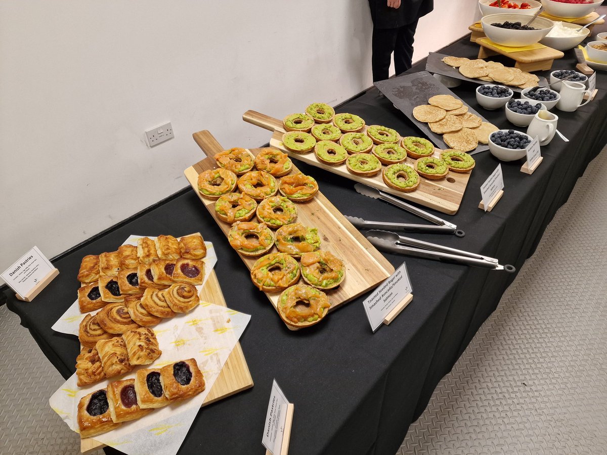 Shedigs2's tweet photo. Breakfast at @MagnaScience for #gutscl2022 

Let's get creative! https://t.co/32gW9B0SMc