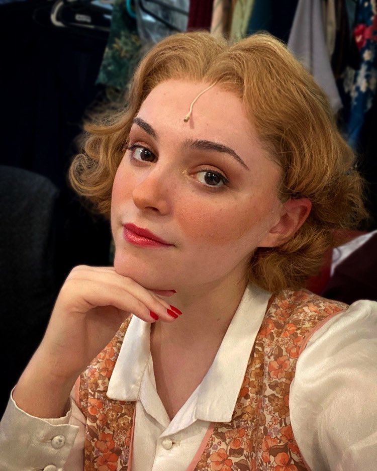 laurenzazzles's tweet photo. Blanche giving Shirley Temple vibez 💕
@bonnieclydeldn
#bonnieandclyde #bonnieandclydemusical #bonnieparker #clydebarrow #blanchebarrow #buckbarrow #musical #westend https://t.co/YQ7oF9kbuG