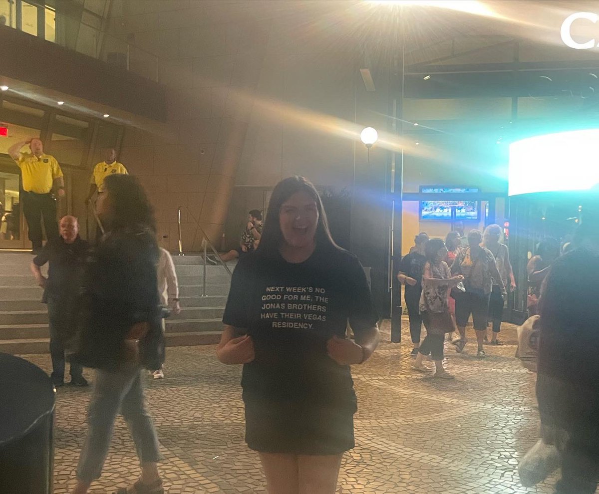 GabbyElbrecht's tweet photo. But does your mom go with you to Vegas to see the Jonas Brothers!!!!! @joejonas @nickjonas @kevinjonas @joejonas last night was so good❤️❤️ https://t.co/0mm940gjxJ