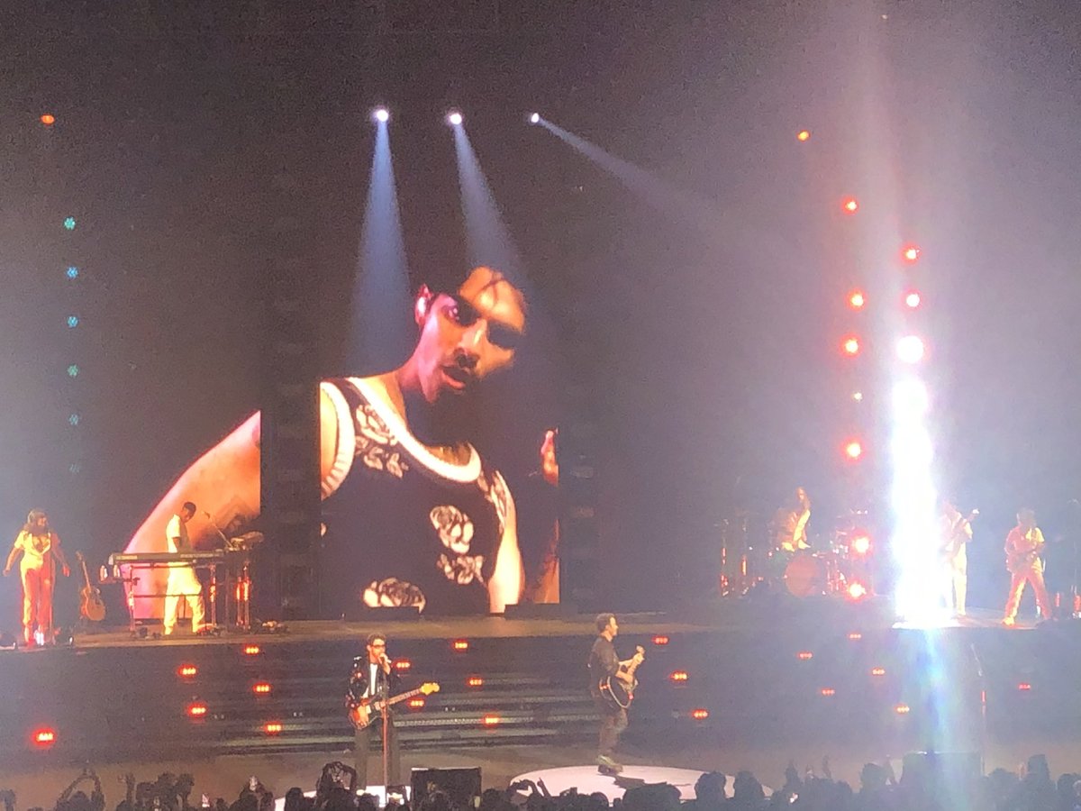 GabbyElbrecht's tweet photo. But does your mom go with you to Vegas to see the Jonas Brothers!!!!! @joejonas @nickjonas @kevinjonas @joejonas last night was so good❤️❤️ https://t.co/0mm940gjxJ