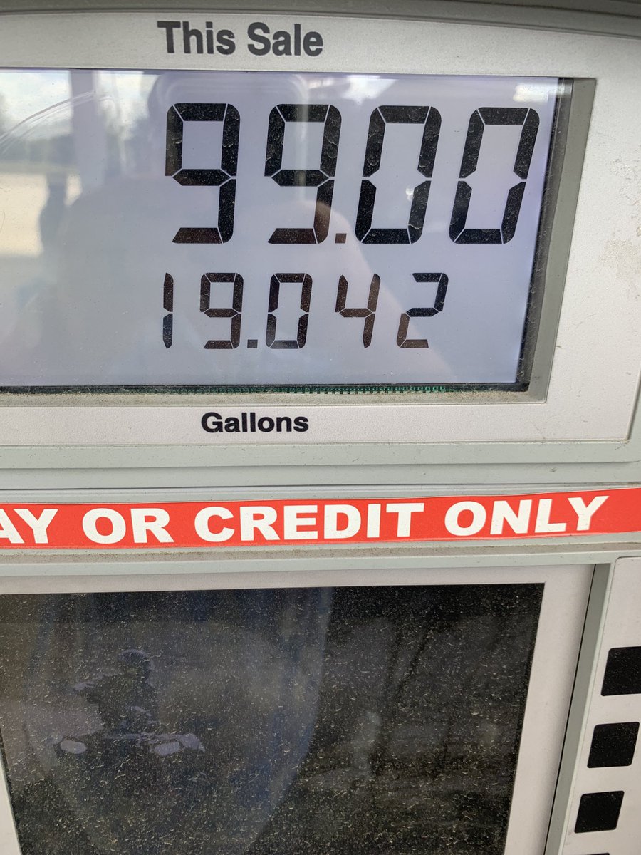 davegruber63's tweet photo. New record in Wisconsin. And I fill up 2x a week for work. That’s $100 a week LESS to spend/invest. Maybe that’s ⁦@POTUS⁩ plan to get inflation under control? I guess if consumers have zero money prices have to go down. #gas https://t.co/kfYDwiRouo