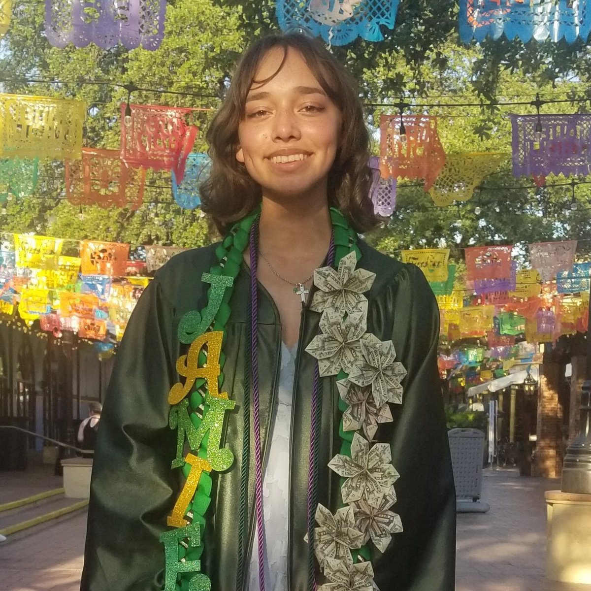 News4SA's tweet photo. CONGRATULATIONS! π βJamie Lynn Scarbrough - SW Legacy class 2022β (π· Stephanie Carreon)
Share your graduation photos and video here: https://t.co/FCyJkpnLhn
Weβre showing them on air and online.
#graduation #SanAntonio #Texas #congratulations #classof2022 #swlegacy https://t.co/BHEaG1Ackr