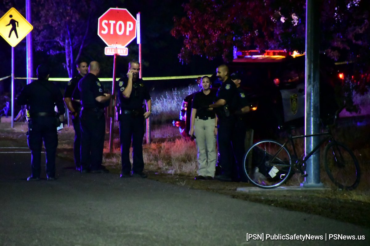 PSNews_Sac's tweet photo. #DEVELOPINGSTORY
#EARLIER #Stabbing #ShotSpotter
About 3:50 A.M., SacPD responded to the 2500 block Altos. Reports of shots fired and a stabbing. A stabbing victim was taken to the hospital from an encampment w/ 2 stab wounds to the face, according to reports.
#TransientRelated https://t.co/6PEUuI8cg1