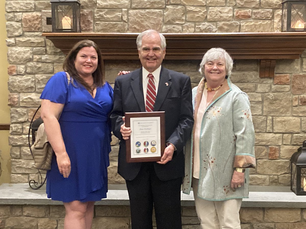 minsitrailsbsa's tweet image. Great time last night at the @stroudsmoor supporting local scouting. Over $40,000 was raised. Thanks to everyone who made this a great night #monroecounty #pocono #boyscoutsofamerica