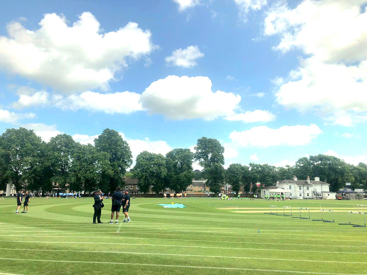 WhitgiftSport's tweet photo. A beautiful afternoon for Whitgift's #JuniorHouse #SportsDay! Thank you to everyone who has come to support and cheer along! #WhitgiftSportsDay https://t.co/m2I51mwazJ