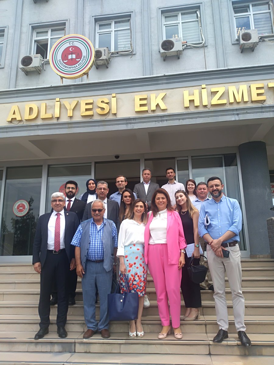 Gaziosmanpaşa Hukuk Adliyesi'nde meslektaşlarımızla bir araya geldik,öneriler, sorunlar,çözüm yollarını konuştuk.Özellikle genç meslektaşlarımızı dinledik.Samimi bir ortamda yapılan sohbetimizde meslektaşlarımızdan çok kıymetli görüş ve öneriler aldık #FilizSaraç <a href="/onceilkecag2018/">Önce İlke ÇAG</a>