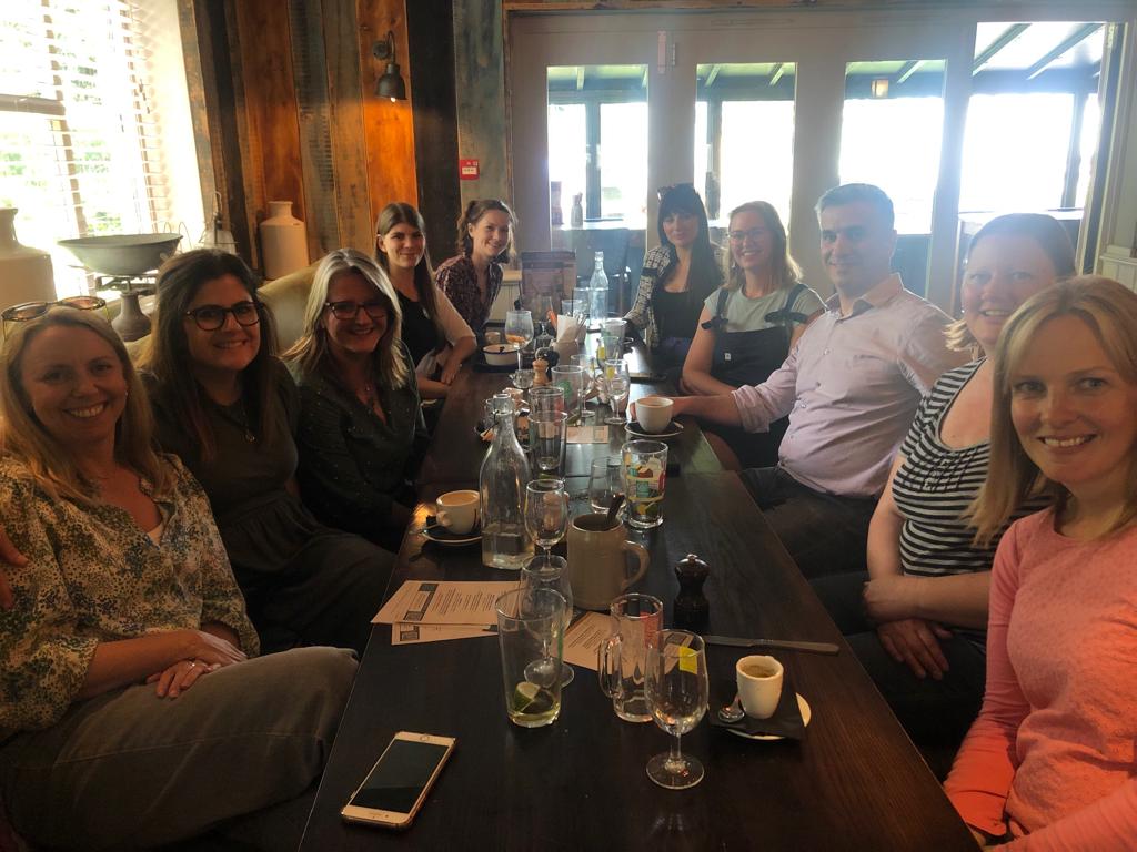 RLTansley's tweet photo. Enjoying a pub lunch with my wonderful lab group @ACoRNSoton. Was so lovely to finally all catch up in person after a year of virtual meetings 🐿 https://t.co/n36SXgelRq
