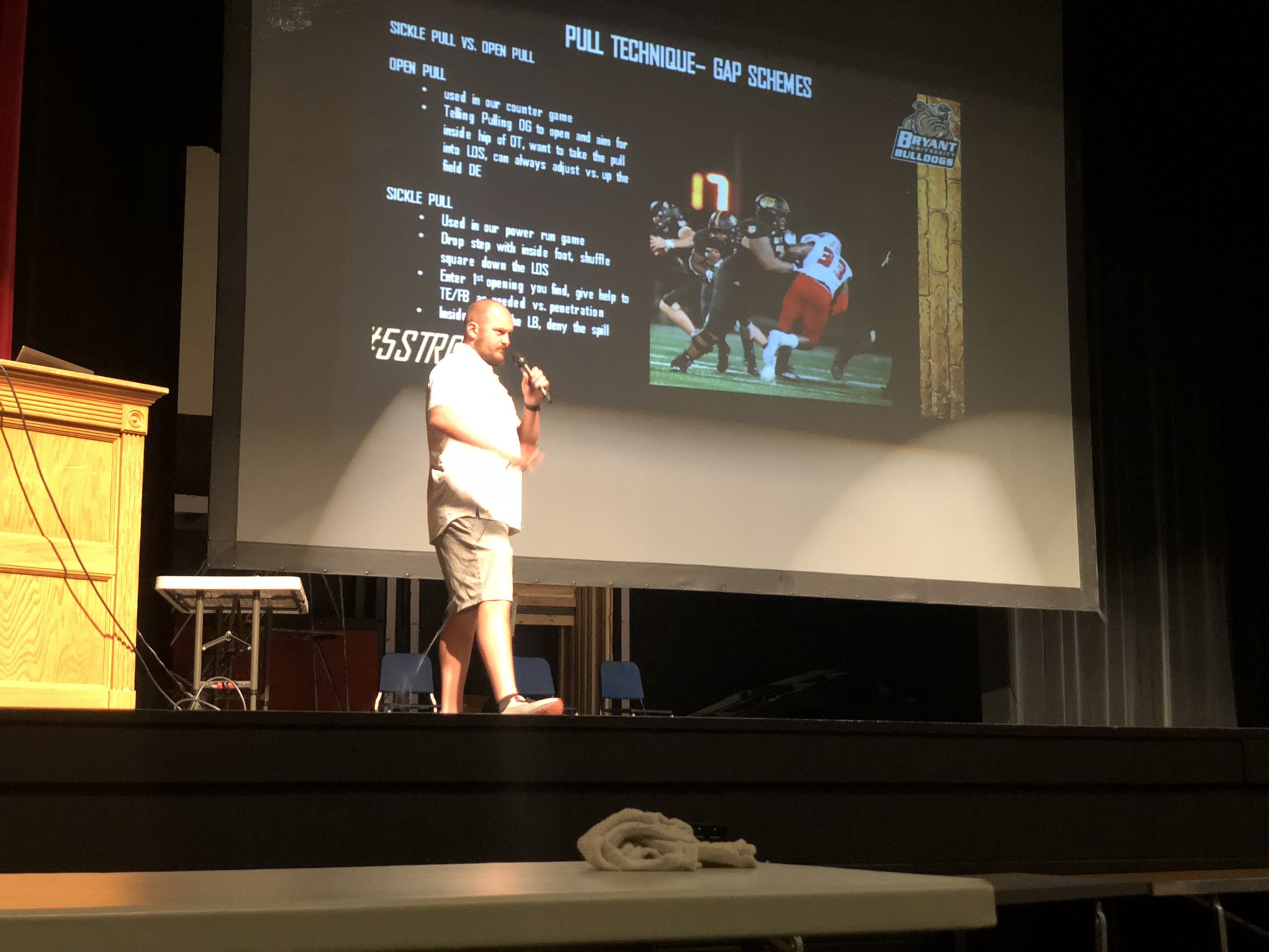 Are Bulldogs Supposed To Shuffle Their Feet