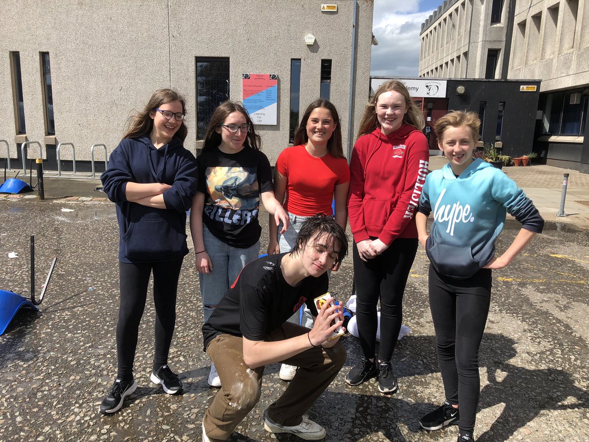 Sponge a teacher 🧽 💦 went amazingly today!!! Well done to everyone involved. All to raise money for Dyce participating in northsound 1 schools challenge #northsound1 #schoolschallenge #fundraising <a href="/DyceAcademy/">Dyce Academy</a> <a href="/DyceAcadParent/">Dyce Academy Parent Council</a> <a href="/DycePE/">Dyce Academy PE</a>