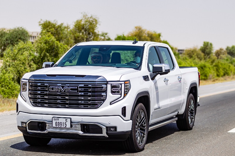 Saudi4x4's tweet photo. (جنرال موتورز تُجري تقييماً محلّياً دقيقاً لشاحنتَي ’شفروليه سيلفرادو ZR2‘ و’جي إم سي سييرا دينالي ألتيميت) has been published on Saudi4x4 #ChavroletArabia #Gmcarabia #جنرالموتورز https://t.co/ti9HoioHmR https://t.co/WLTLn1jouH