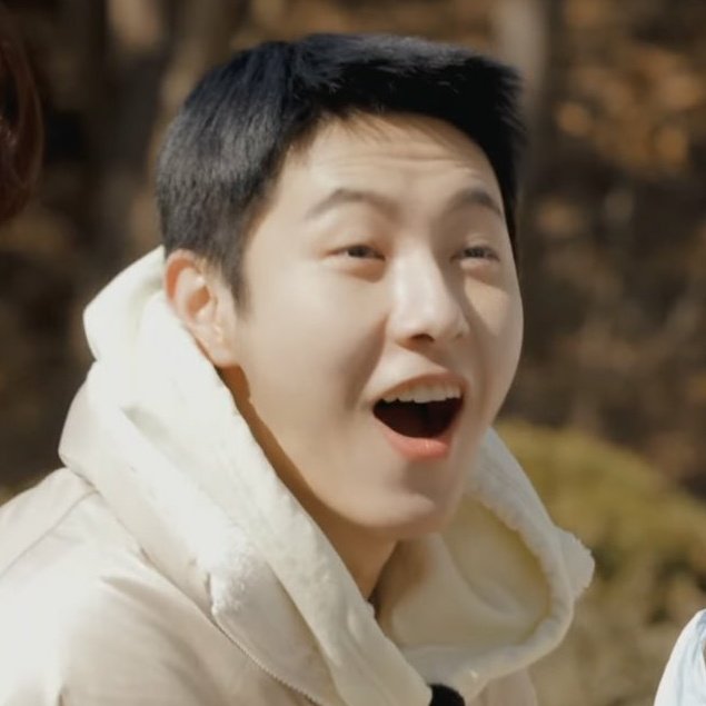 mfaljen's tweet photo. this genre of renjun 😲

a thread https://t.co/QUogElrCKs