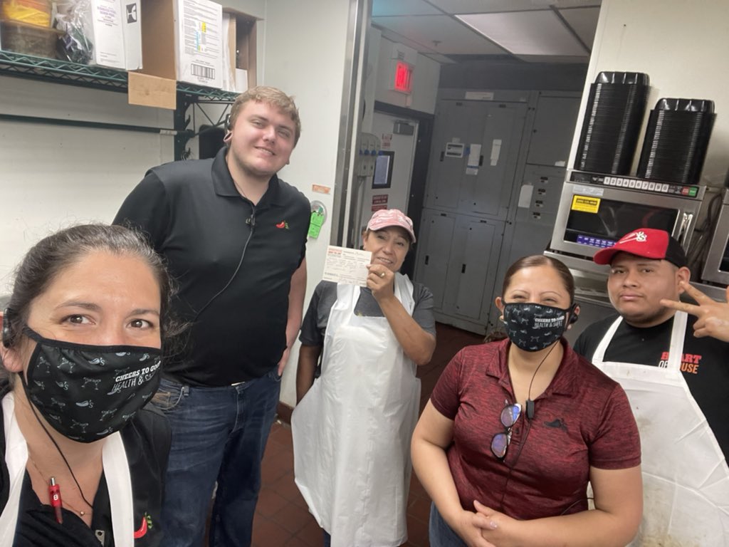 shelliwolf's tweet photo. Recognizing Martha @ #teamstreamwood for owning her 1st degree behavior and jumping 2 fry 2 help set up the line when my morning cook couldnโt come in! She has helped bring back guests &makes playing restaurant fun! #chilislove @Chilis @GumpMike @NicholasBPaxton #cryingoveronions https://t.co/kJ16tbMiKr