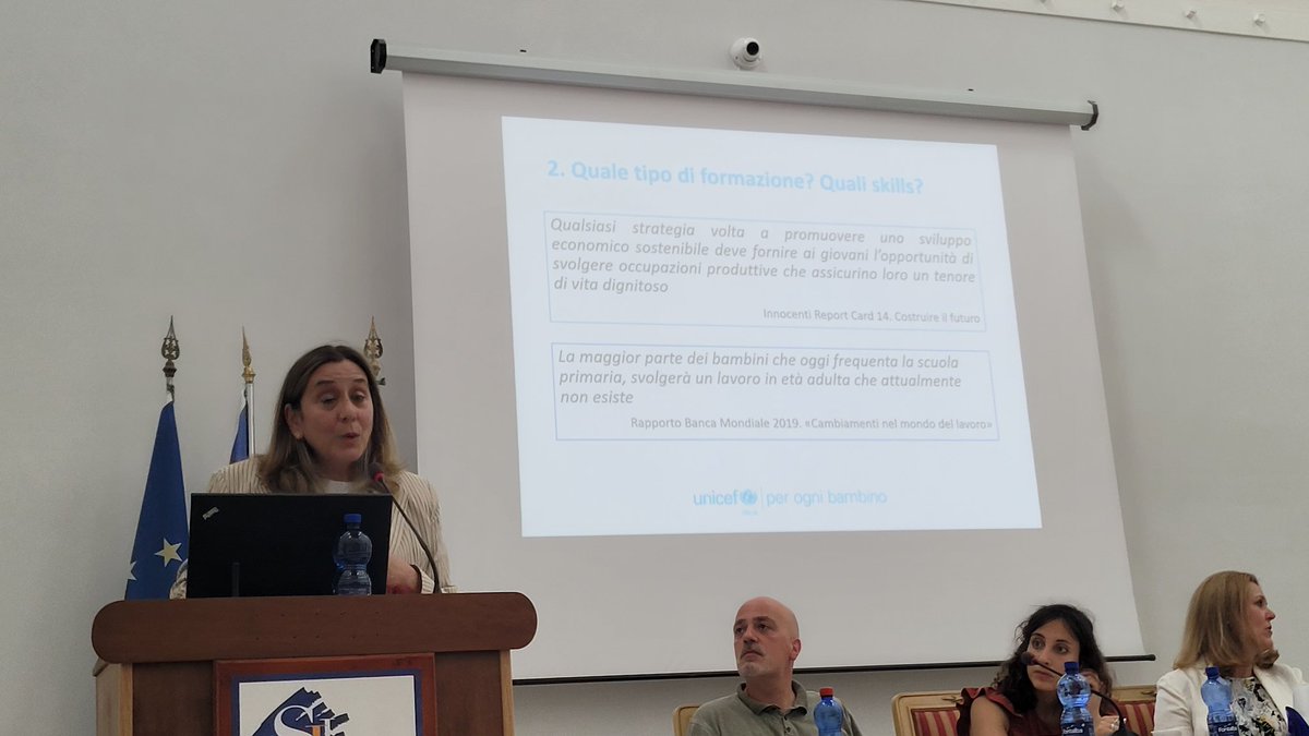 Virginia Meo di <a href="/UNICEF_Italia/">UNICEF Italia</a> si chiede quali saranno le skills necessarie per i nostri giovani nel futuro? al PRIN #Reserves re-serves.it/terza-conferen… meet.uniroma3.it <a href="/UnivRoma3/">Università Roma Tre</a>