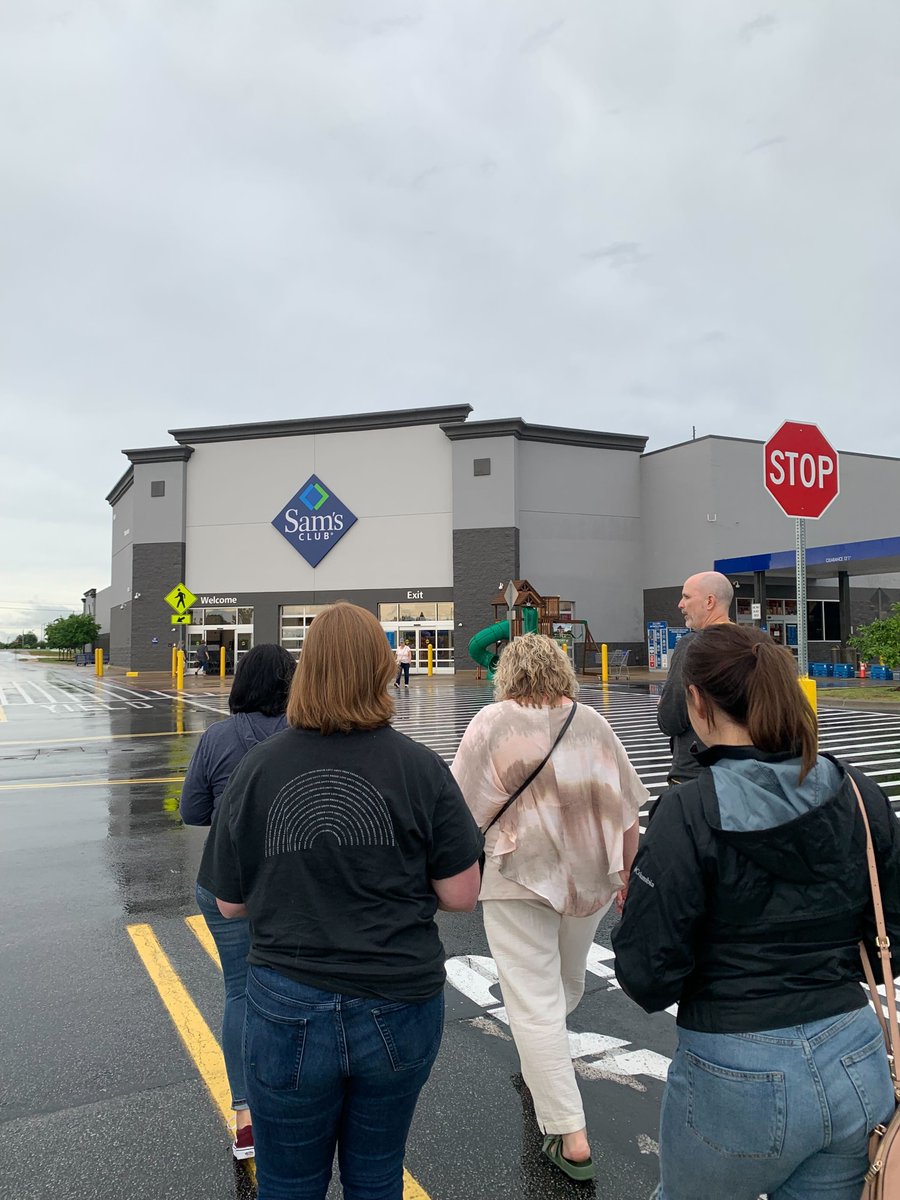 Movista's tweet image. When we're not talking the talk, we're walking the walk. Coming to a store near you. 

#retail #storewalk #Movista