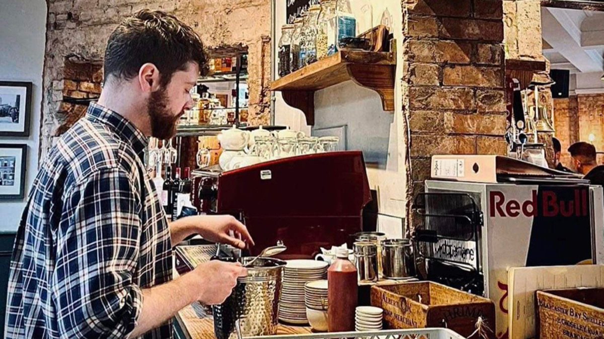 UCLgeography's tweet photo. 'Cutlery and I' by James Green

Research student James took this photo as part of his work looking at the precarious nature of low-paid employment in London's service sector.

Part of the UCL Geography #ResearchImages Competition https://t.co/Xhs8qp9gFg