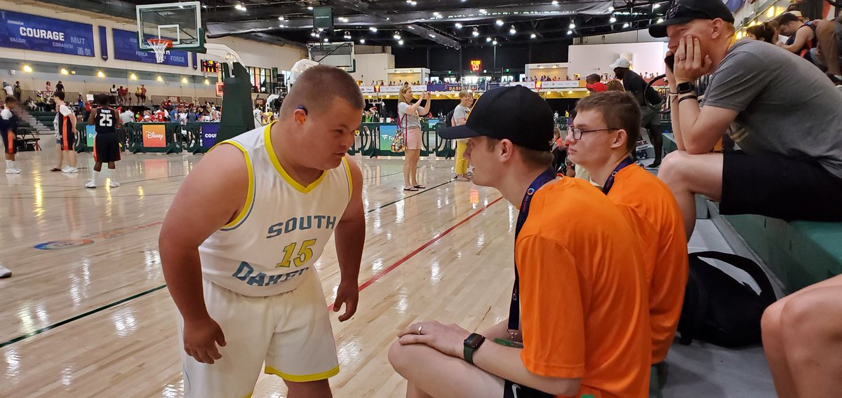 CastlewoodUCS's tweet photo. Strategizing for the championship game!!

@2022USAGames @SOSouthDakota #ShineAsOne https://t.co/Y474MQ2L2c