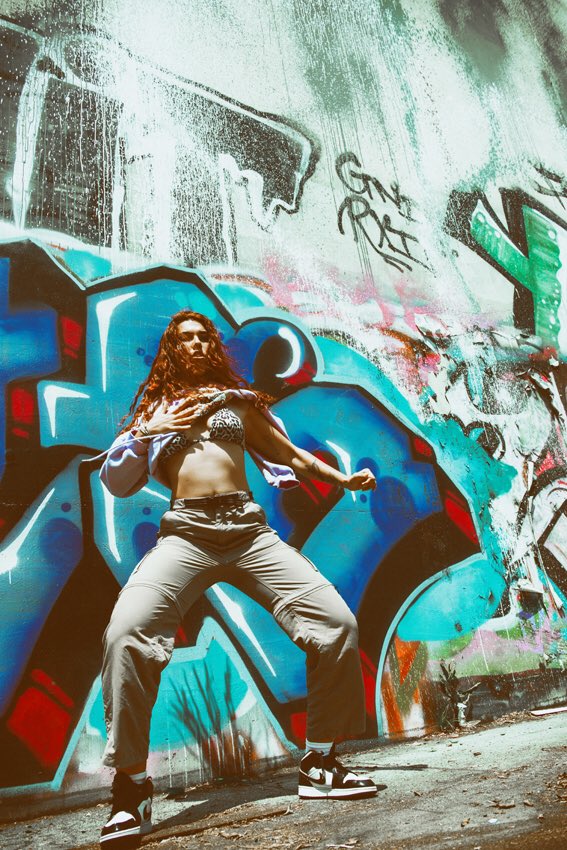 AndreeaPhoto's tweet photo. Fun shooting dancer Sheloma on the LA streets #andreear #photographer #dance #photography #streetphotography all links in bio https://t.co/vSWQjA62q1