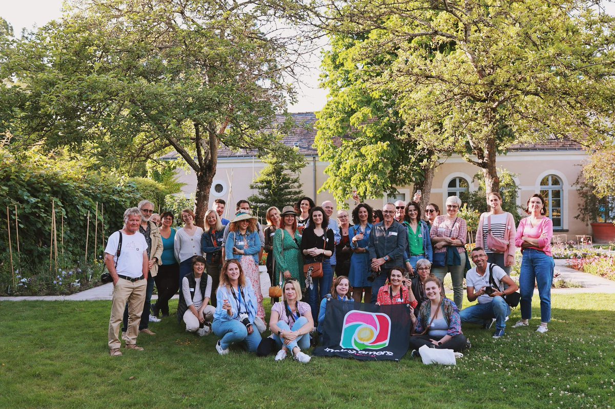 IgersAnjou's tweet photo. Hier sous un beau soleil ☀️, les #igersanjou sont partis à la découverte des hydrangeas 🌺 de l’aboretum Gaston Allard, avec @Angers dans le cadre de Angers Supernature #supernatureangers.
Un grand merci aux intervenants #didierboos @food_angers @Angers_Jardins 
📸 @Jordane_CH https://t.co/hCJJItVExI