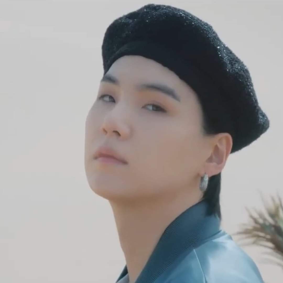 Andyyyooo's tweet photo. quota ka na today 민윤기씨 https://t.co/qCVXUd21vl