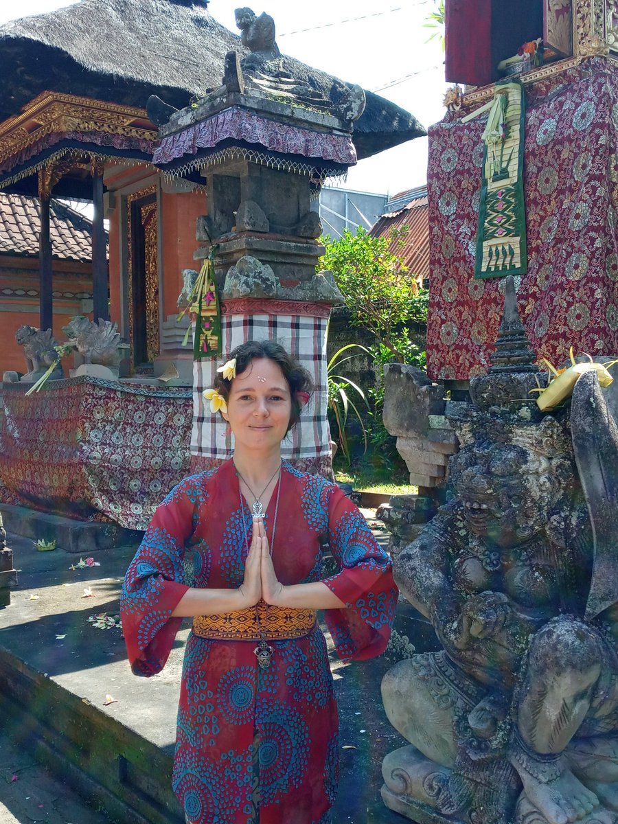 itokashi's tweet photo. Om Swastyastu ✨ 

#Bali #Galungan #itOkashi #AmazementofFractalBeing https://t.co/qeIXD13E0j