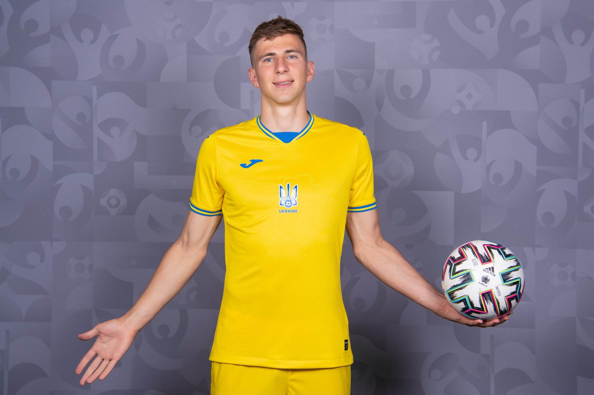 Foot: Psg Makes A Bold Move! Ukrainian Defender Zabarnyi Signs! - yb845ng
