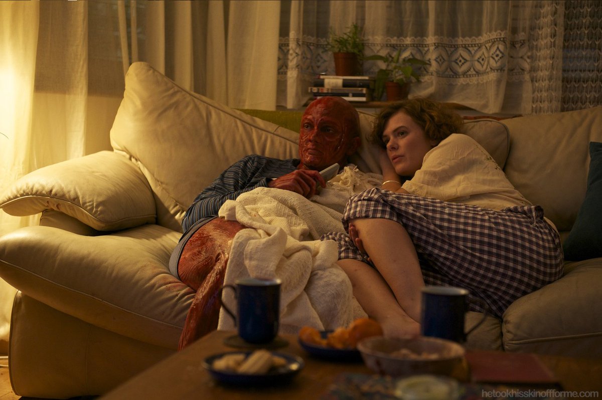 levmauc's tweet photo. Sobre relaciones tóxicas, HE TOOK HIS SKIN OFF FOR ME es la historia de un hombre que se arranca la piel por su pareja. Una dura reflexión sobre aquello que dejamos de ser en una relación para satisfacer a lo que el otro quiere que seamos. Gratis aquí: https://t.co/dwFBz1dKAH https://t.co/JinMQslc4Q