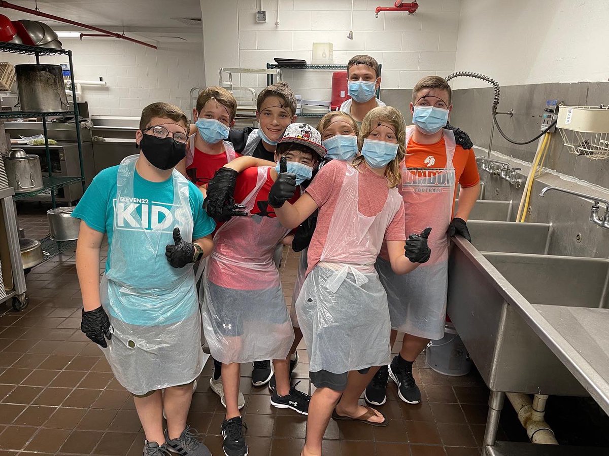 gatewayctr's tweet photo. The "City Takers,” a group of middle school students took over Gateway Center. They served with us, helped prepare and deliver dinner to all of our residents, and organized and cleaned our clothing closet. We enjoyed having them here! https://t.co/twMUIZ8R8n