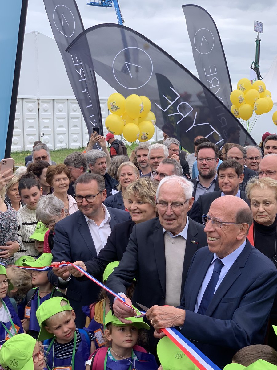 Marie-Sophie Lesne (@lesne_ms) on Twitter photo C’est parti pour la 14ème édition de Terres en Fête ! 1er salon agricole en <a href="/hautsdefrance/">Région Hauts-de-France</a> avec près de 500 exposants et 70 000 visiteurs attendus. Une belle occasion de rappeler la force de notre agriculture et de la partager avec tous. C’est parti pour la 14ème édition de Terres en Fête ! 1er salon agricole en <a href="/hautsdefrance/">Région Hauts-de-France</a> avec près de 500 exposants et 70 000 visiteurs attendus. Une belle occasion de rappeler la force de notre agriculture et de la partager avec tous.