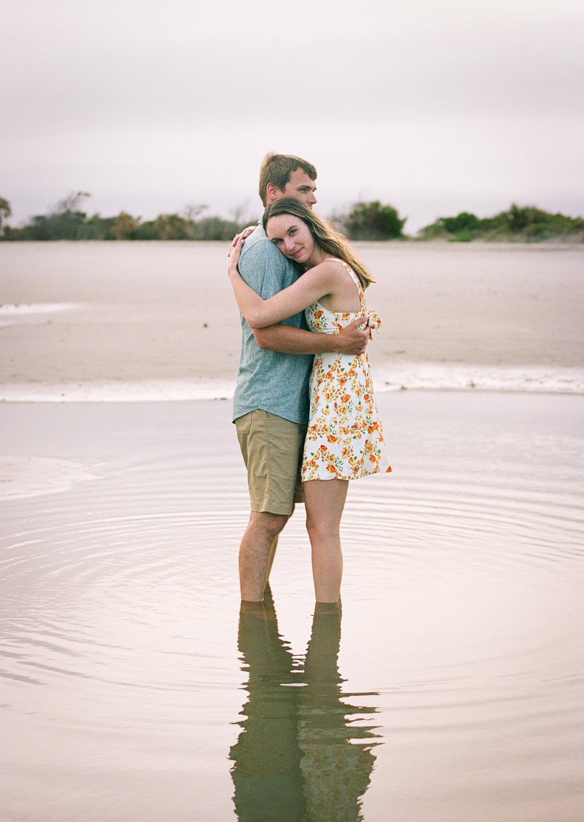 cameronjthacker's tweet photo. Engagement time 😊
Canon EOS 30 Portra 160
&amp; Mamiya 645e - Ilford Delta 400
#filmphotography #filmisnotdead #engagement #beach #coolfilmclub #beliveinfilm #thedaily35mm #shootfilmbenice #blackandwhitephoto #filmallover https://t.co/9ukc804ePC