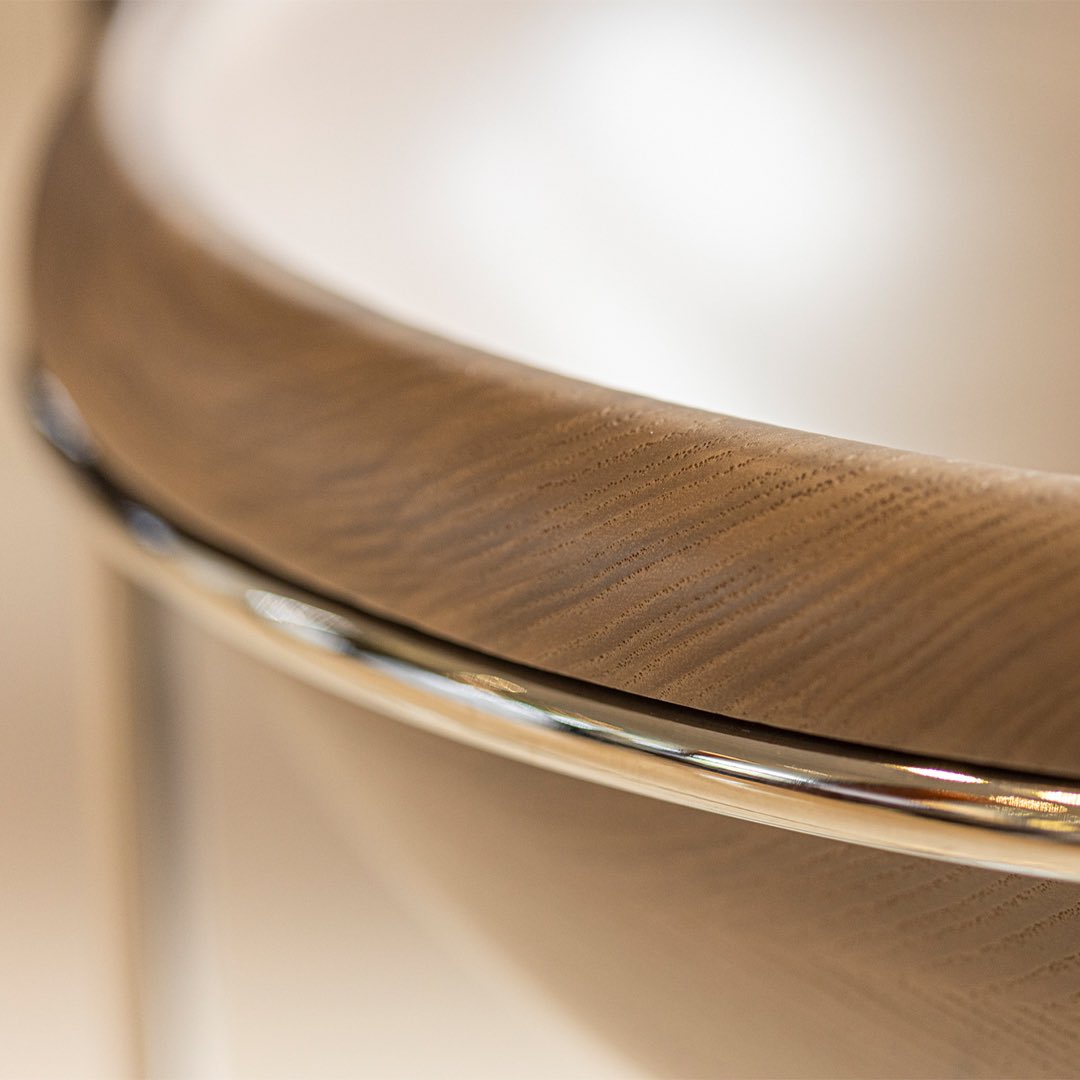 Each wooden sphere/half-sphere is handmade by a French woodturner. This very rare skill is only mastered by a few craftsmen in Europe.

The ash used for the Bogarel solid wood collection comes from protected French forests in the Auvergne-Rhône Alpes region.