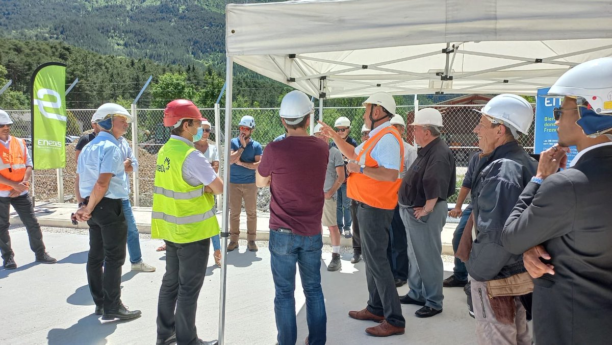 SebStanBono's tweet photo. Le poste source électrique de Castellane nous ouvre ses portes pour la toute première fois aujourd'hui. Visite de cette infrastructure clé du réseau électrique avec le #SDE04 et son Président Robert Gay. https://t.co/7ow9erSLVG