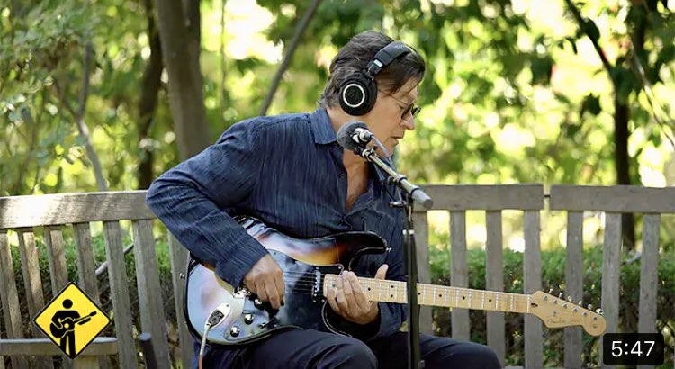 minoldaSX's tweet image. ザ・バンドの名曲であります。ホントにええ歌やな、、
（ ;  ; ） #remotesession The Weight | Featuring Ringo Starr and Robbie Robertson | Playing For Ch... youtu.be/ph1GU1qQ1zQ