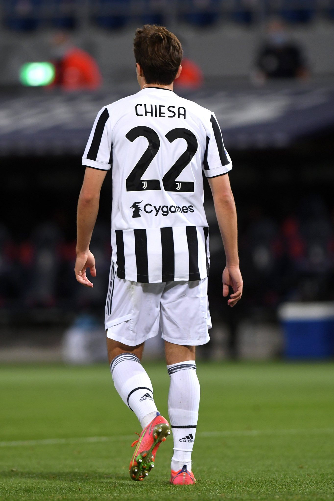 adidas Juventus Home Chiesa 22 Jersey 2021-2022 (Official