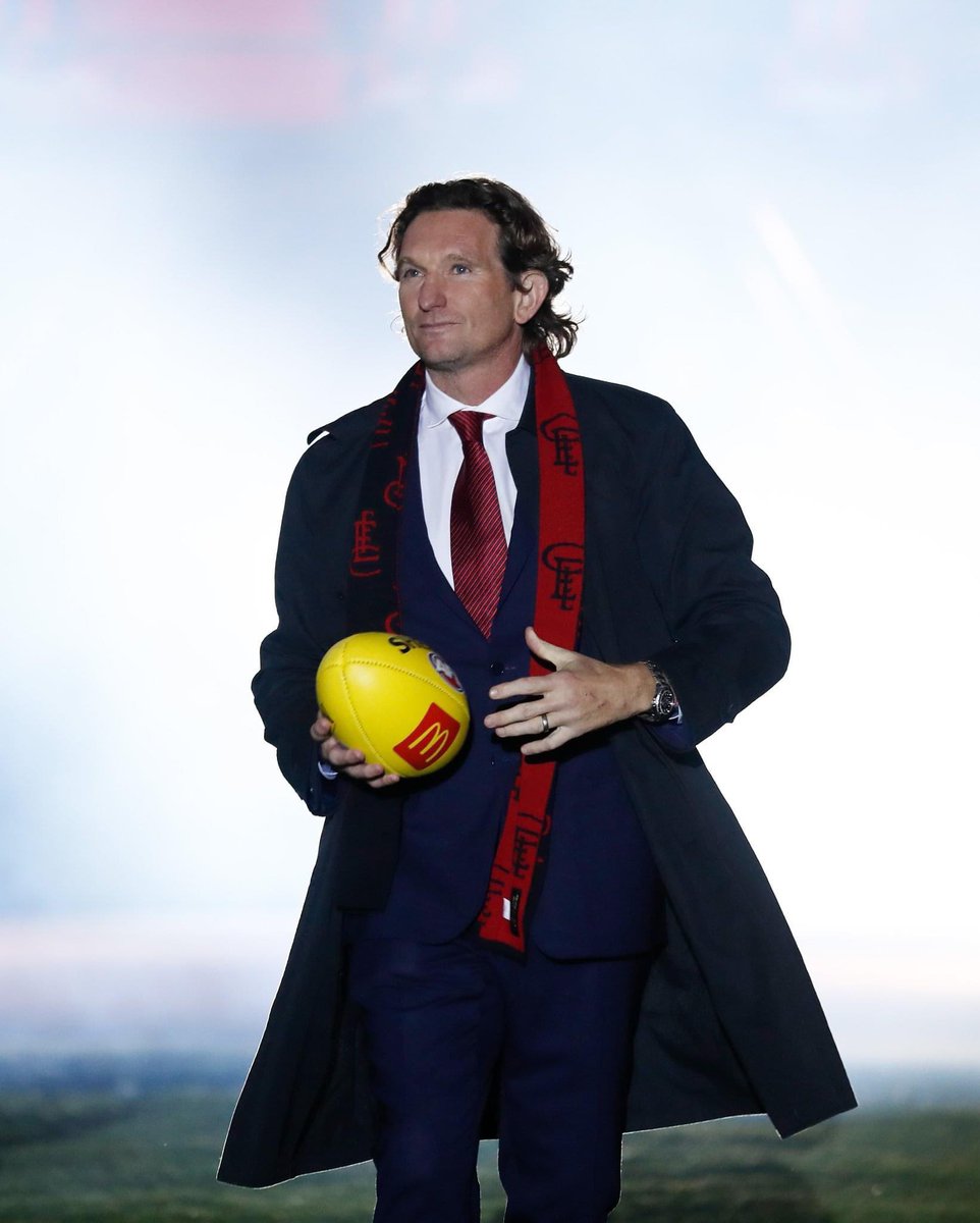 georgrampling's tweet photo. This man is the reason I am so passionate about footy and @essendonfc. I grew up watching him and he will always be my favourite player/coach. 

Seeing him tonight made me cry, and honestly, I’m so happy to see him get around footy again. Hirdy, you’re an inspiration! #GoDons https://t.co/kCHkYzw83l