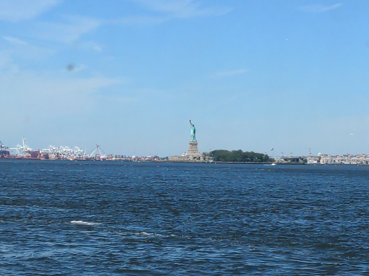Stephen Gosnell (@jstephengosnell) on Twitter photo View from ferry on way to <a href="/Gov_Island/">Governors Island</a> to join the <a href="/BillionOyster/">Billion Oyster</a> 2022 student symposium. Lots of students and trifolds on board - sure to see some incredible student projects today View from ferry on way to <a href="/Gov_Island/">Governors Island</a> to join the <a href="/BillionOyster/">Billion Oyster</a> 2022 student symposium. Lots of students and trifolds on board - sure to see some incredible student projects today