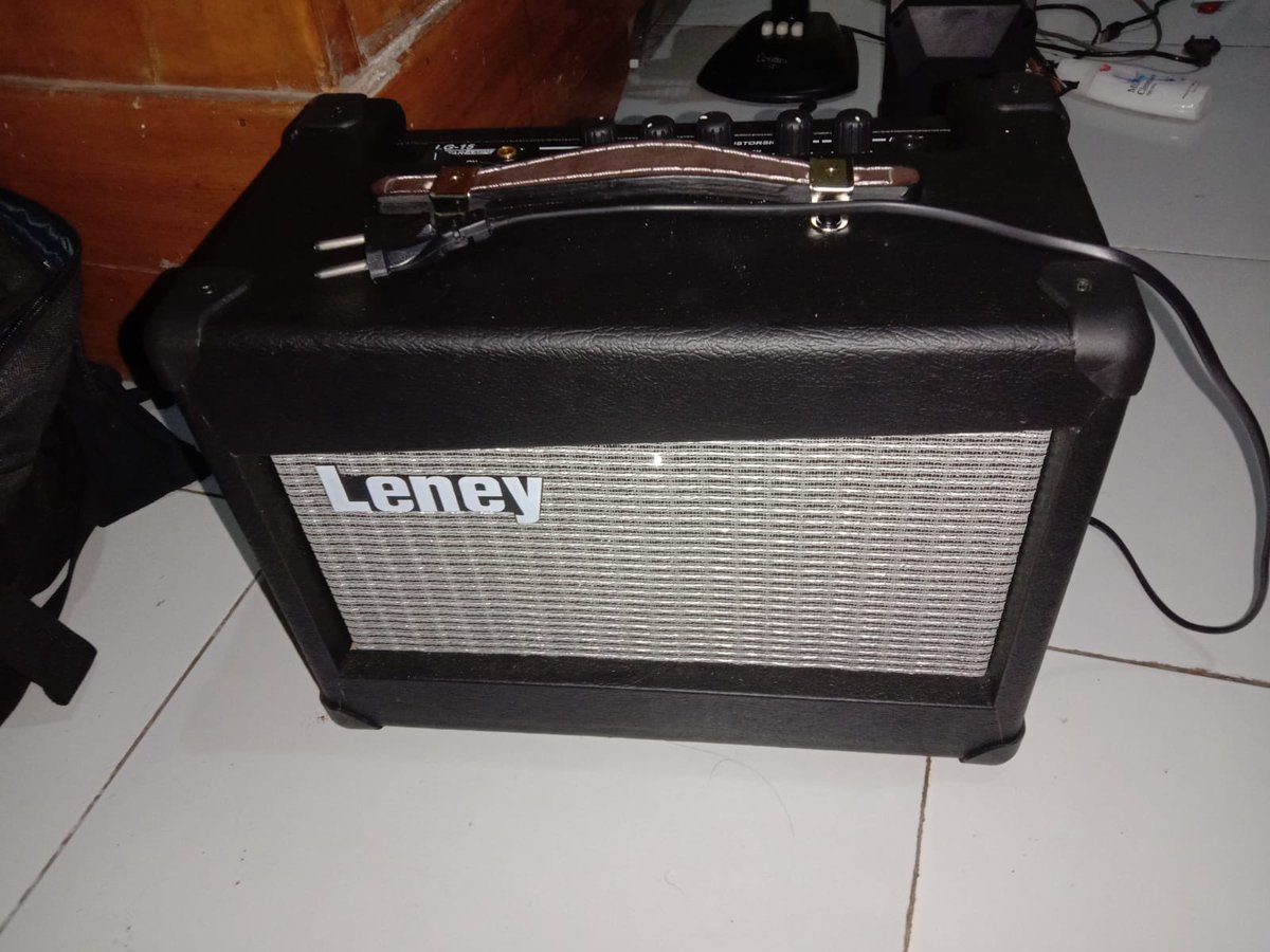 dlvvarch's tweet photo. help RT dong

Dijual cepat, butuh dana
gitar listrik stringer dan amplifer, lengkap tas dan kabel jadi tidak perlu beli kabel lagi

Mulus pemakaian pribadi, tinggal main tidak perlu otak-atik segala.
Harga 2,5jt nego

hubungi langsung https://t.co/uJmyPhpzWn

#zonauang #zonajajan https://t.co/K4HE5jwLtq