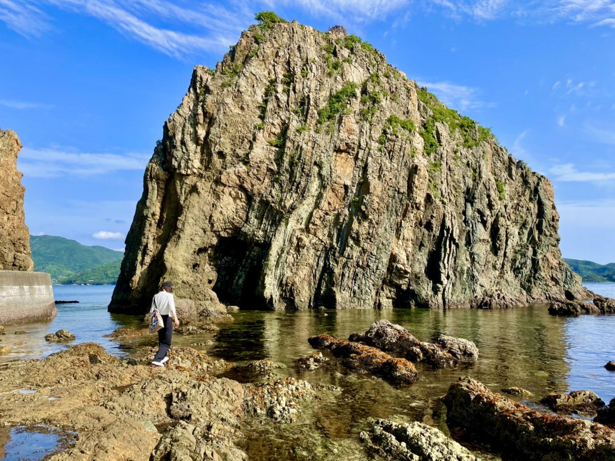 Rache1_1's tweet photo. 愛媛県西予(せいよ)市の個人的絶景4選！

自然編
1. 四国カルスト
2. あけはまの海
3. 苔筵(こけむしろ)
4. 須崎海岸

かなり穴場の旅先では🤔 #ちぇるin愛媛 https://t.co/ASwzAmiKwc