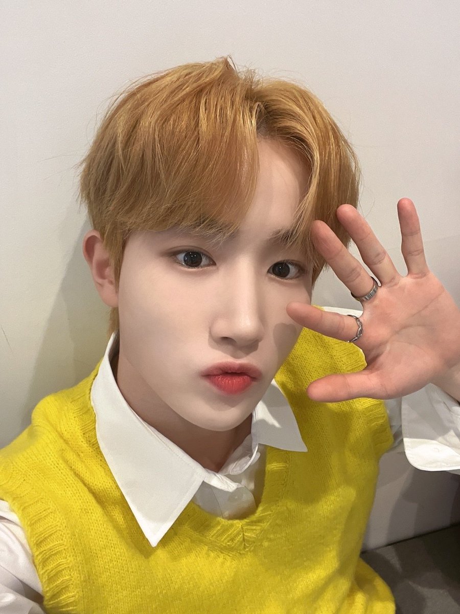 TPST_fancafe's tweet photo. 220610 [🐶 HYUK POST]
Guess what day it is today ~?😮

#TEMPEST #템페스트 #HYUK #혁 https://t.co/nOuIzI3DSz