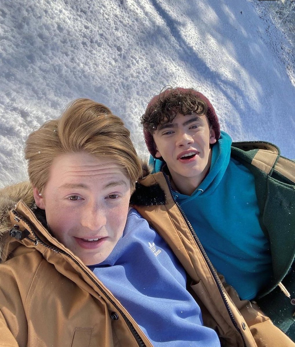 nicksfl0wer's tweet photo. im crying https://t.co/zKhndK7k2J