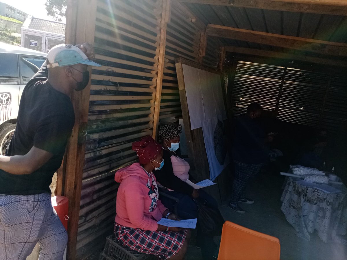SASDIAlliance's tweet photo. Enkanini Informal Settlement.
#communitymeeting
#communitypark
#planningprocess
#enkanini #stellenbosch 💪💪💪👏👏👏 https://t.co/uV40aGvXxu