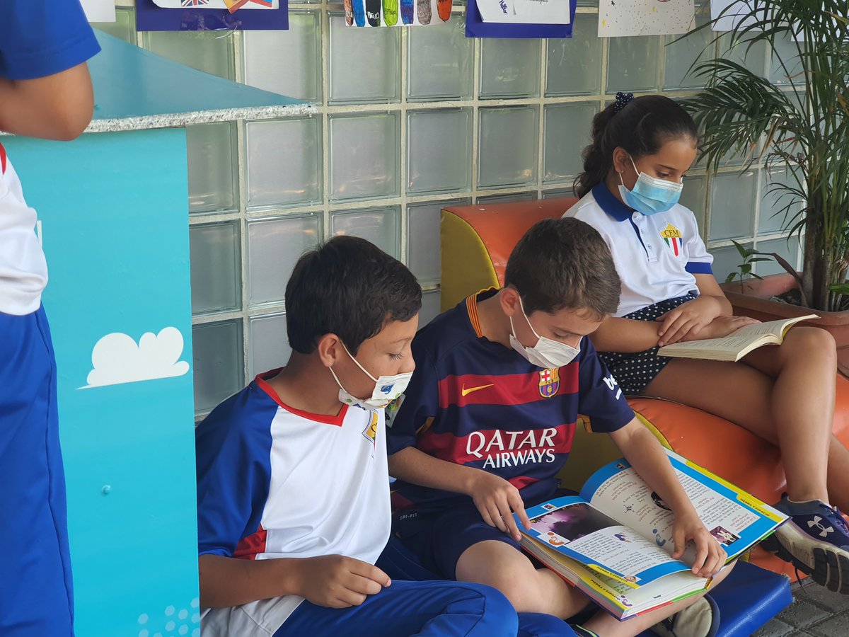 cyw_brice's tweet photo. Franc succès pour la #BoîteALivres du CFM. Affluence au #CoinLecture extérieur lors des récréations. #quartdheureLecture #PauseLecture #SilenceOnLit
@CFMGuadalajara #Amlanord https://t.co/cejomnddKJ