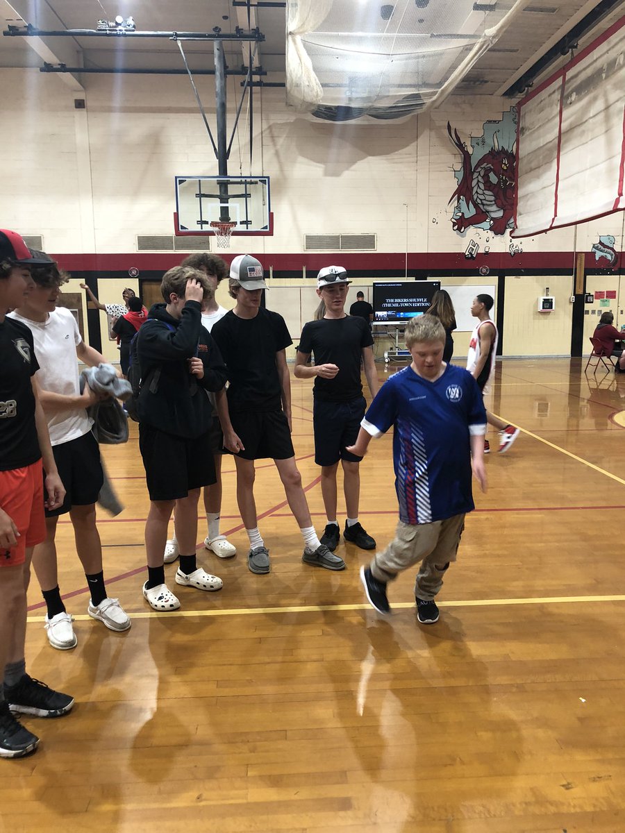 RockPE4's tweet photo. @SCMSDragons @swartz_creek https://t.co/7LSXPJmMKm