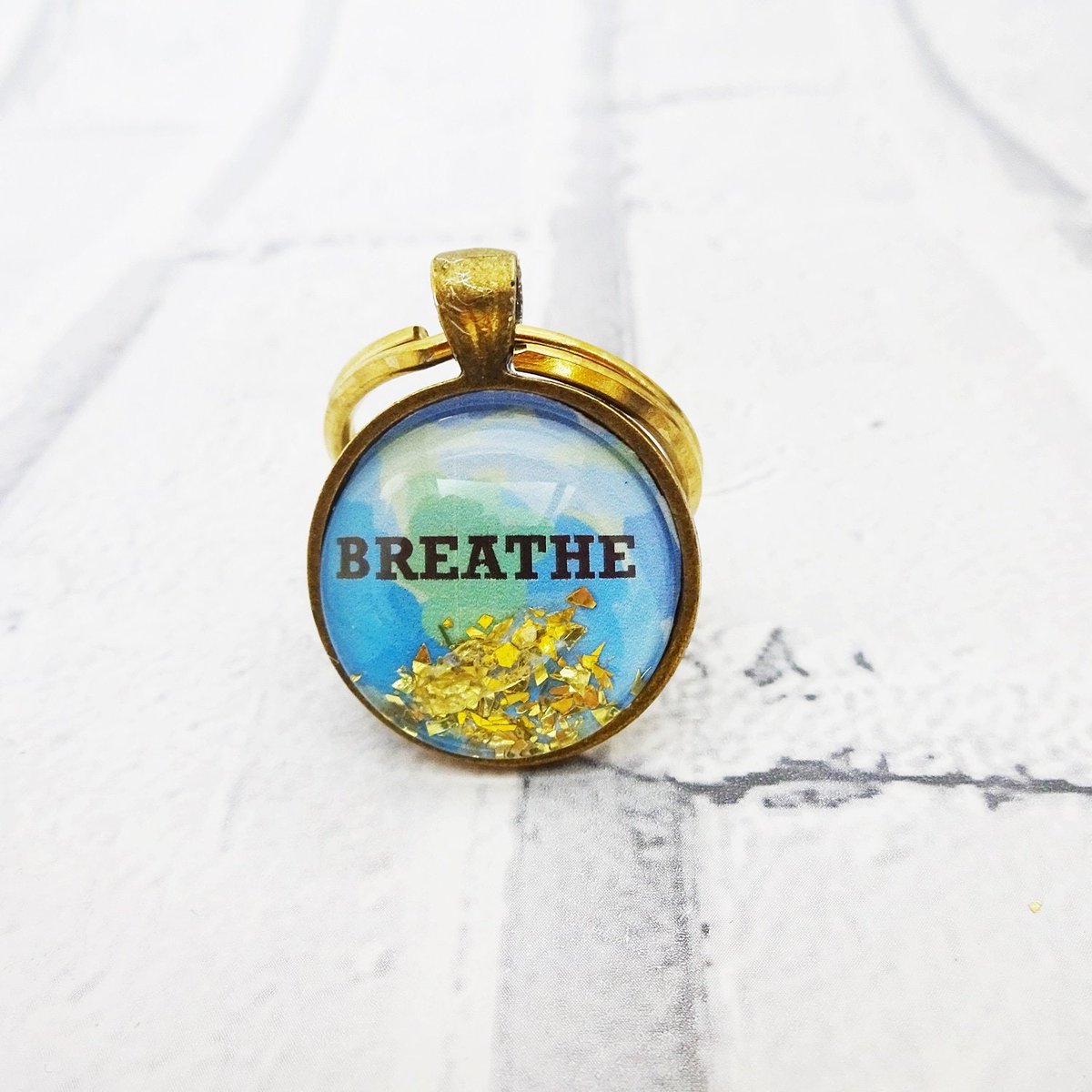 martisanne's tweet photo. Breathe keychain, Exhale keyring, Spiritual jewelry, Yoga quote, Positive affirmation, Worry, Stress help, Quote keyfob, Anxiety gift, Q2 https://t.co/P0XmwZm1j1 #TMTinsta #EtsyTeamUnity #SelfHelpGift https://t.co/vLDDs6ItOw