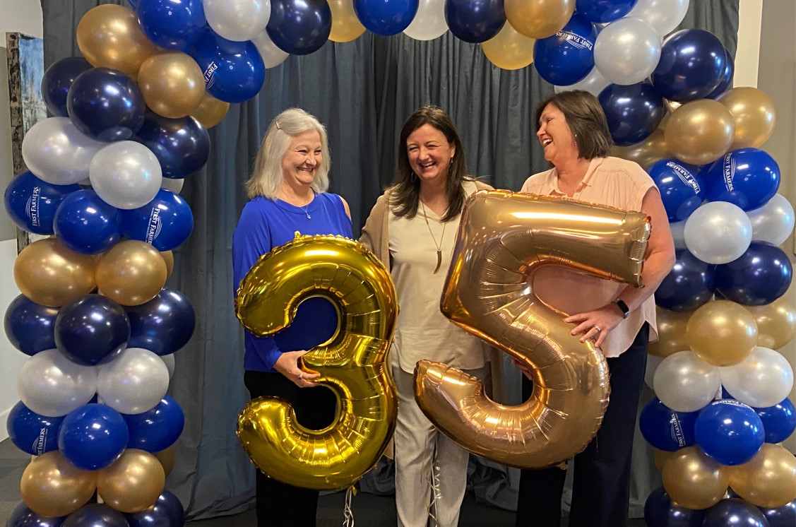 BnkFirstFarmers's tweet photo. We recently celebrated employees reaching 5, 10, 15, 20, 25, 30, and 35 years of service at First Farmers. 66 team members were recognized with 47% achieving 20 years or more and 23% with 30 years or more of service. #FirstFarmers
https://t.co/UF63t88AE6 https://t.co/wPPgwggFRM