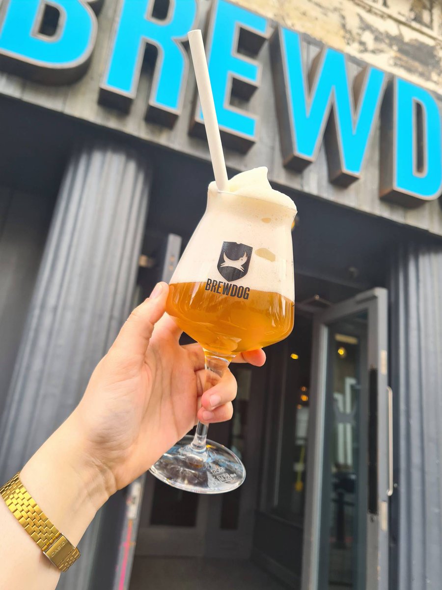 BrewdogReading's tweet photo. What better way to enjoy the warmer weather than with a beer slushie!
Pictured is Honey Melon, Kiwi & Lime Ice Cream Sorbet from Buxton! 🥝🍻
#brewdog #brewdogreading #beerslushie #summerdrinks #craftbeer #craftbeerreading https://t.co/8gXstzvI0w