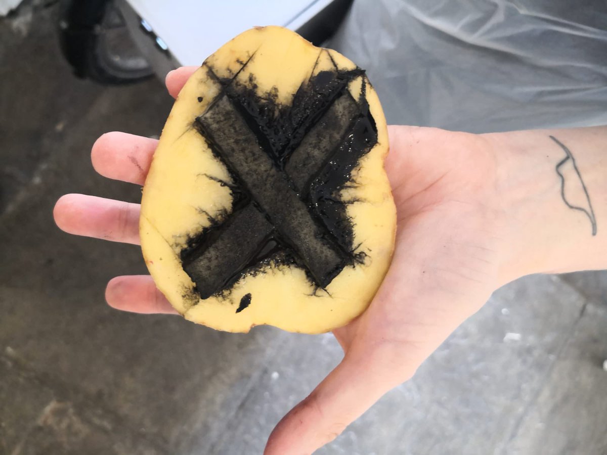 NJMIdeas's tweet image. A riot of colour as we explored symbols of protest, with fabulous people and potatoes in today’s #MakeItYours workshop! Inspired by coproduced #NJMProtest exhibition. 💛 Lubna Din for leading and for everyone’s creativity #museum #Creativity #Community #conversation #LetsCreate