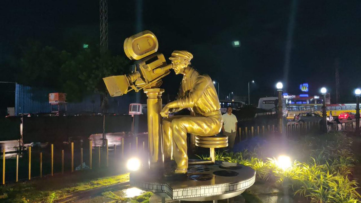 krishna_ifs's tweet image. Can anyone guess where the sculpture is located ??!!